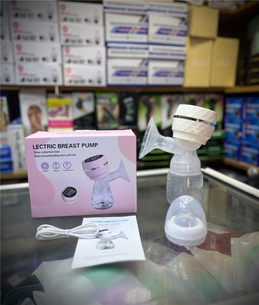 Coffret réel du tire-lait blanc avec accessoires